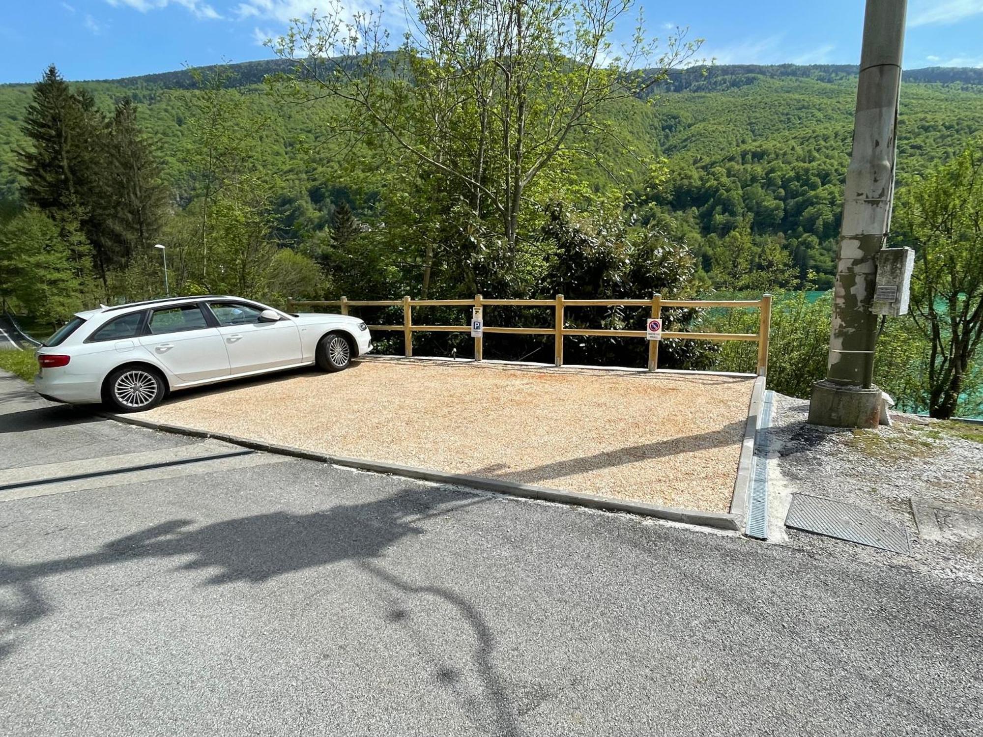 Casa A Schiera Fronte Lago Con Giardino Barcis Extérieur photo